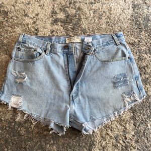Levi’s Distressed Denim Cut Off Shorts XL